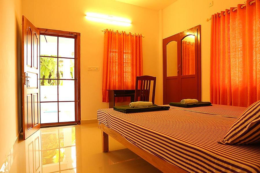 Aleenas * Kochi